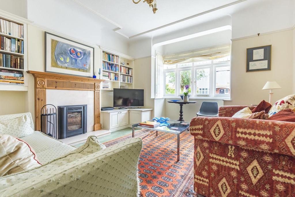 Latchmere Road, Kingston Upon Thames, KT2 3 bed detached house £1,050,000