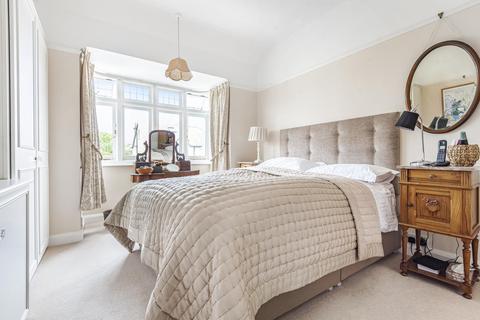 74 Latchmere Road, Kingston Upon Thames, KT2 5TW