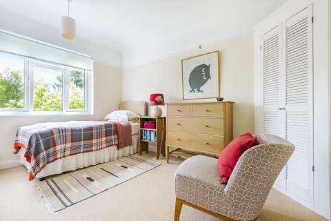 74 Latchmere Road, Kingston Upon Thames, KT2 5TW