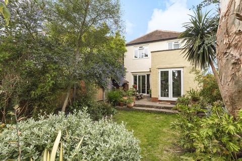 74 Latchmere Road, Kingston Upon Thames, KT2 5TW