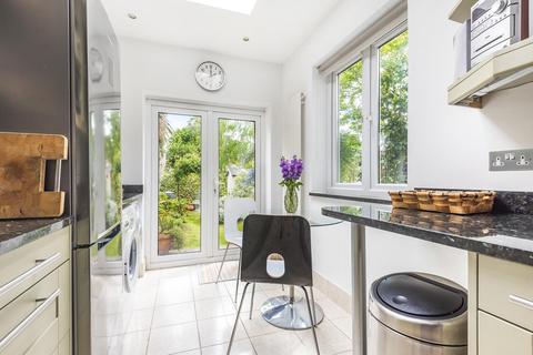 74 Latchmere Road, Kingston Upon Thames, KT2 5TW