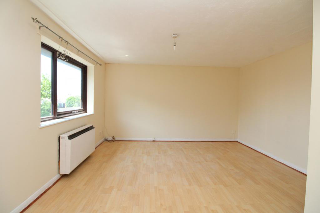 Granville Square, London, SE15 2 bed flat £1,400 pcm (£323 pw)