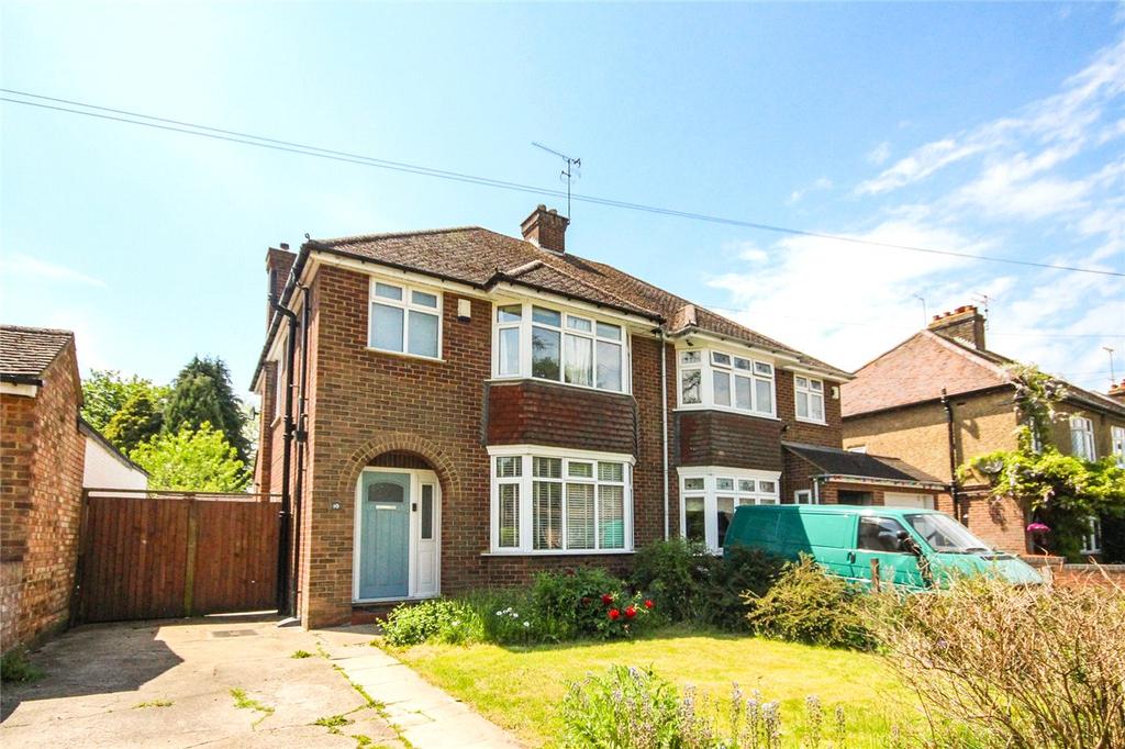 Chaul End Road, Caddington, Luton 3 bed semi-detached house - £375,000