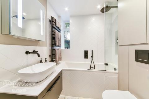 57d Canonbury Park North, London, N1 2JU