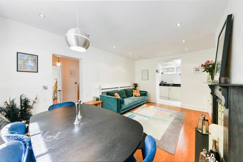 57d Canonbury Park North, London, N1 2JU