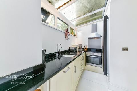 57d Canonbury Park North, London, N1 2JU