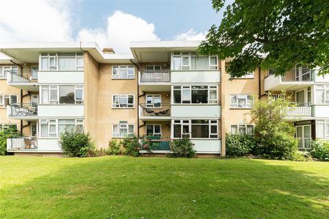 2 Weydown Close, London, SW19 6JG