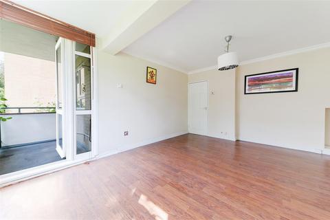 2 Weydown Close, London, SW19 6JG