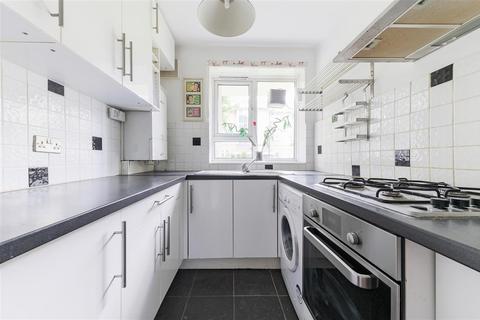 2 Weydown Close, London, SW19 6JG