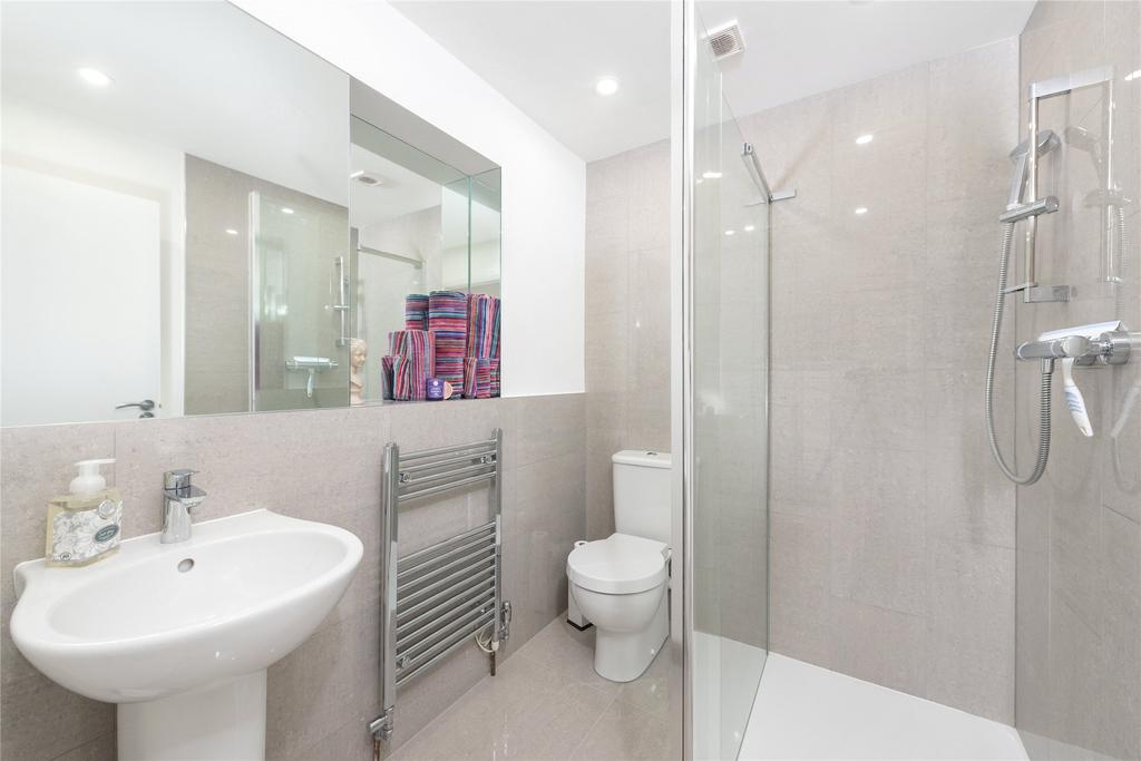 Family Shower Room