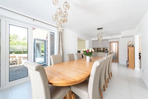 15 Brickhill Drive, Bedford, MK41 7PY