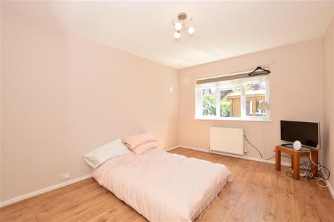 26 Heathfield, London, E4 6SE