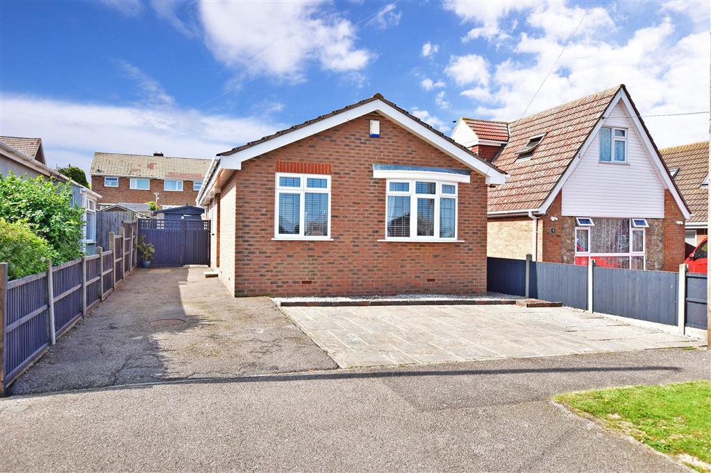 Cliff Gardens, Minster On Sea... 2 bed detached bungalow £315,000