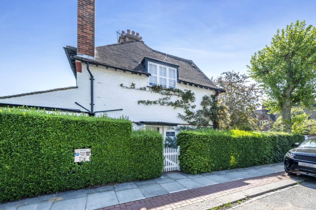 Hampstead Way, London, NW11 3 bed semidetached house for sale £995,000