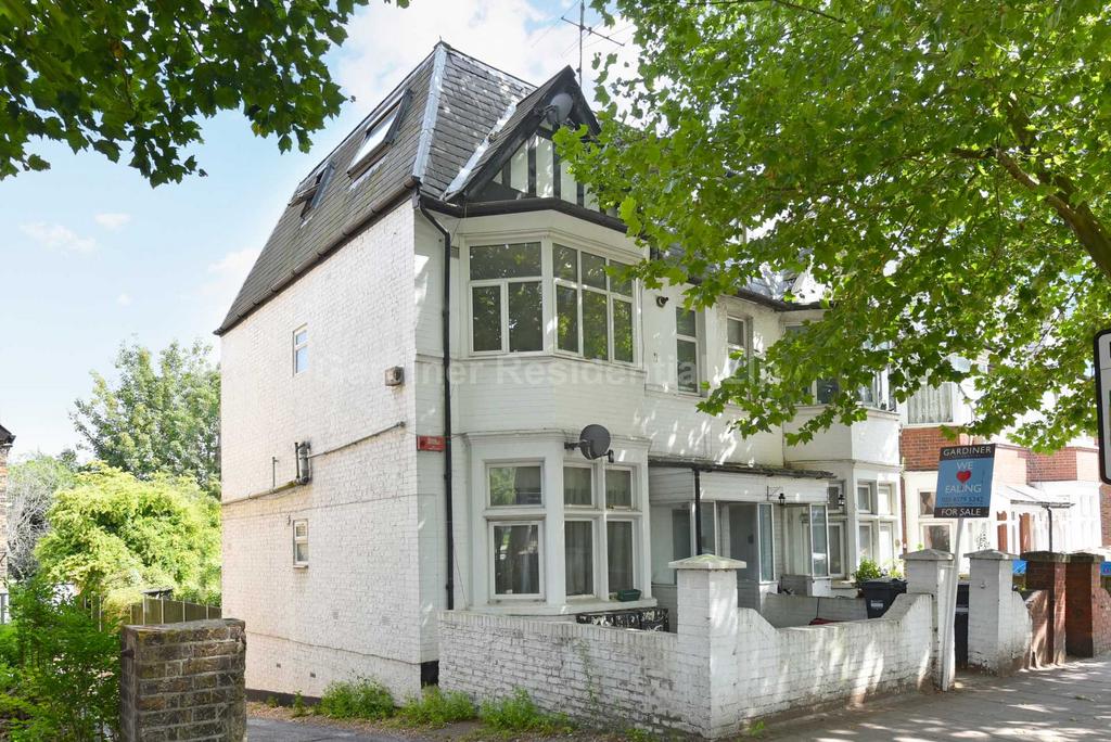 Boston Manor Road, TW8 1 bed flat for sale £309,000