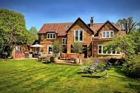 4 bedroom village house for sale, Milford Road, Elstead, Godalming, Surrey, GU8