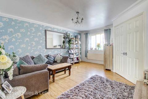 21 Dixie Lane, Wavendon Gate, Milton Keynes, MK7 7AZ