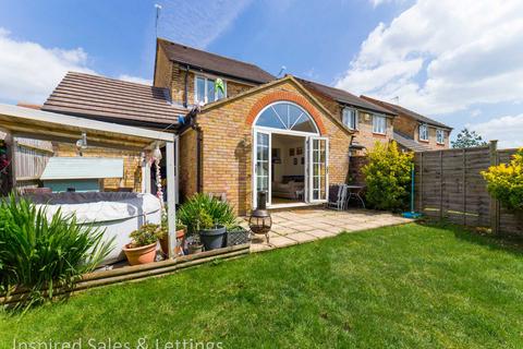 21 Dixie Lane, Wavendon Gate, Milton Keynes, MK7 7AZ