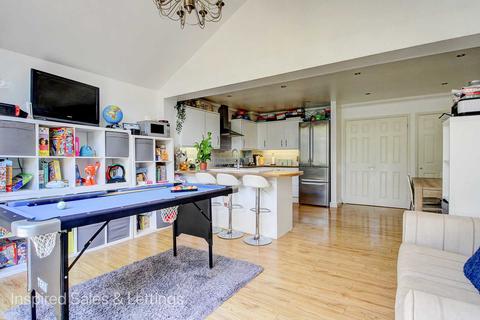 21 Dixie Lane, Wavendon Gate, Milton Keynes, MK7 7AZ