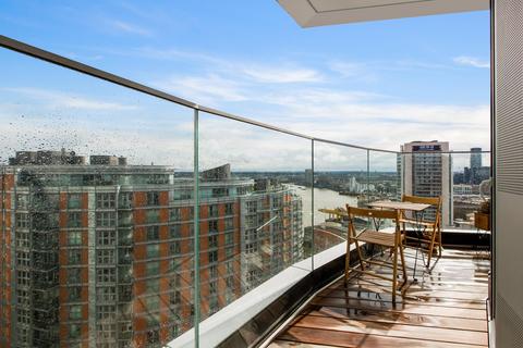 2 bedroom apartment to rent, Charrington Tower, E14