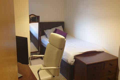 2 bedroom apartment to rent, Altamar, Kings Road, Swansea, SA1 8PY