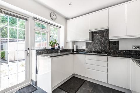10 Percy Bryant Road, Sunbury-on-thames, TW16 7BS