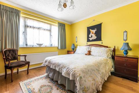 10 Percy Bryant Road, Sunbury-on-thames, TW16 7BS