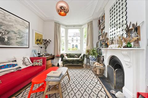 12 Hadyn Park Road, London, W12 9AG