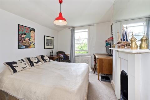 12 Hadyn Park Road, London, W12 9AG