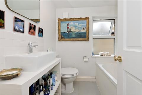 12 Hadyn Park Road, London, W12 9AG