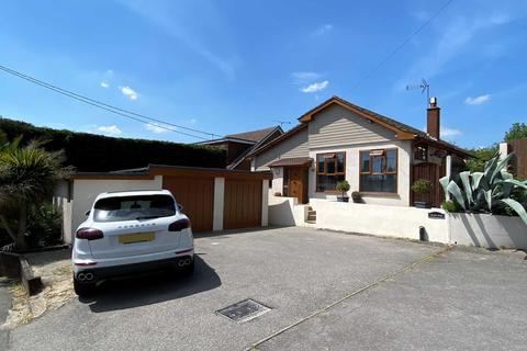 4 bedroom detached bungalow for sale - Crays Hill