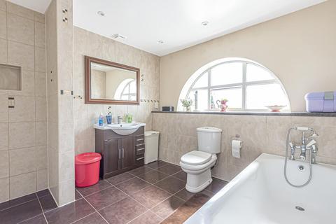 24 Mead Way, Bromley, BR2 9EW