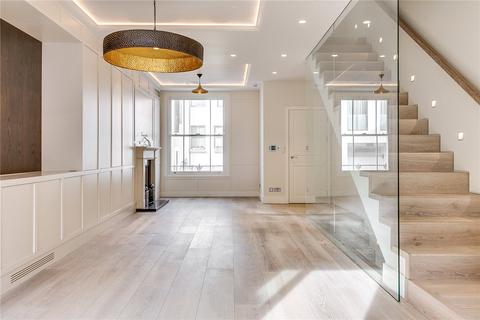 4 Cope Place, London, W8 6AA