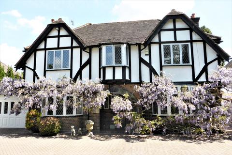 6 The Green, Epsom, KT17 3JN