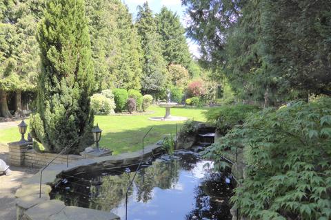 6 The Green, Epsom, KT17 3JN