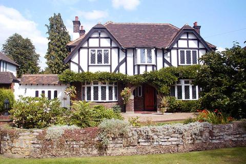 6 The Green, Epsom, KT17 3JN