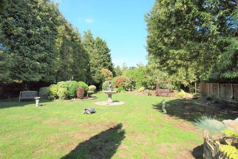6 The Green, Epsom, KT17 3JN