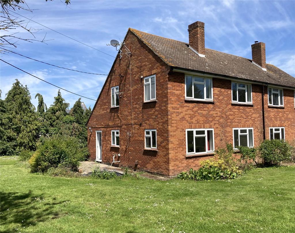 Hernhill, Faversham, Kent, ME13 3 bed semidetached house £1,400 pcm
