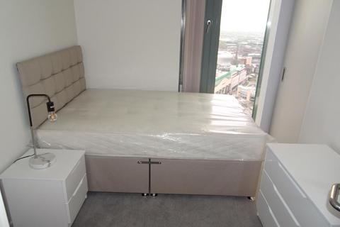 2 bedroom apartment to rent, Beetham Tower, 10 Holloway Circus, B1 1BY