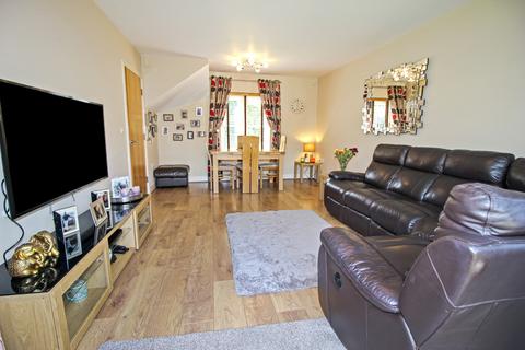 82 Constitution Hill, Snodland, ME6 5BY