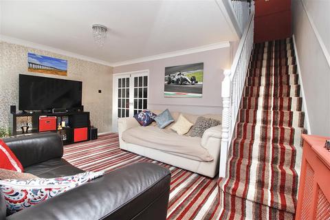 5 Lanercost Way, Ipswich, IP2 9DL