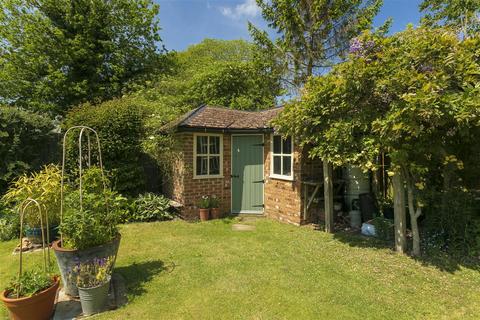 Almond Cottage Ashford Road, Badlesmere Lees, Faversham, ME13 0NZ