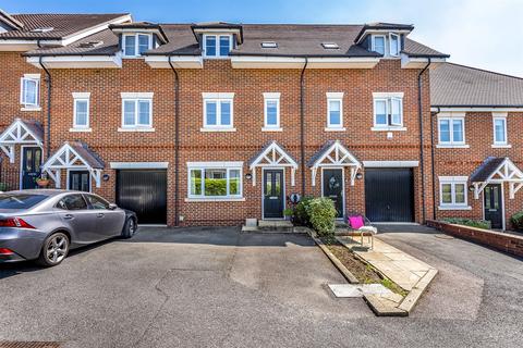 22 Findlay Mews, Marlow, SL7 1AP