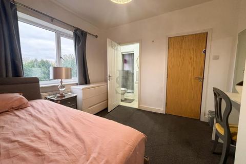 1 bedroom in a house share to rent, Downing Drive, Leicester