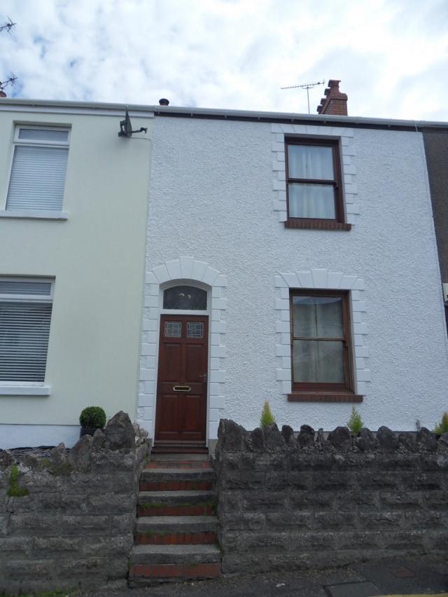 33 Thistleboon Road Mumbles Swansea 2 bed terraced house £650 pcm (£