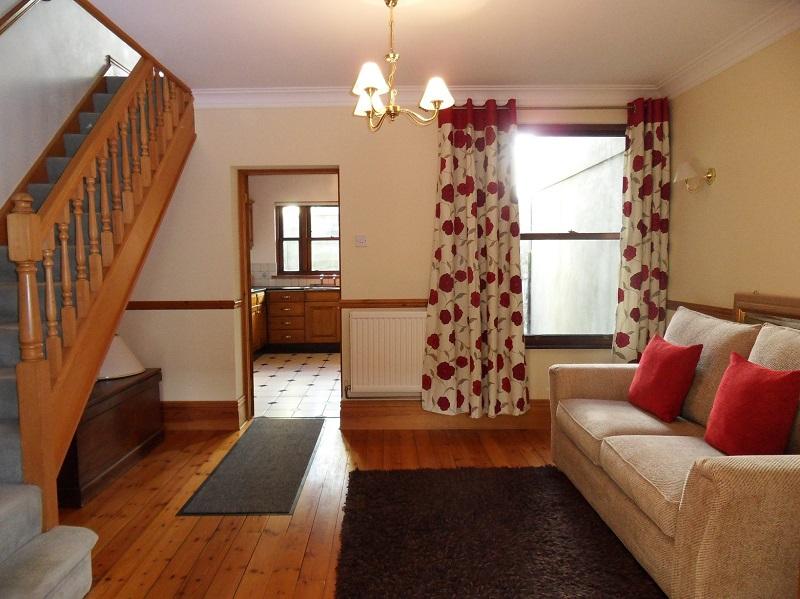33 Thistleboon Road Mumbles Swansea 2 bed terraced house £650 pcm (£150 pw)