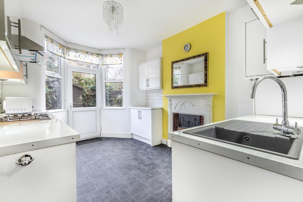 Elmer Road Catford SE6 3 bed house £1,750 pcm (£404 pw)