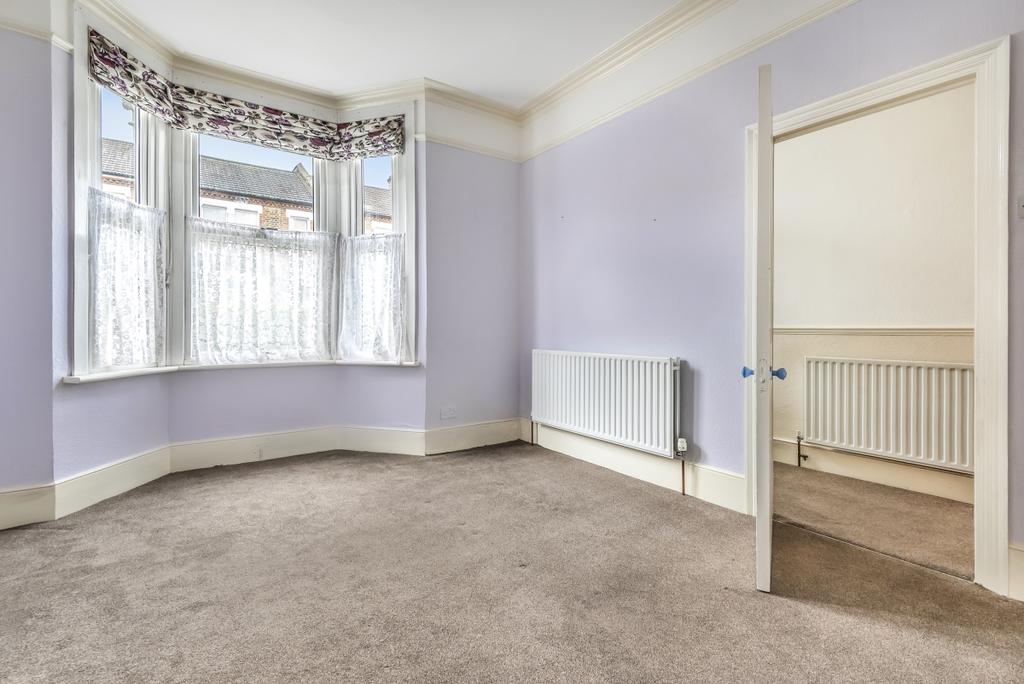 Elmer Road Catford SE6 3 bed house £1,750 pcm (£404 pw)