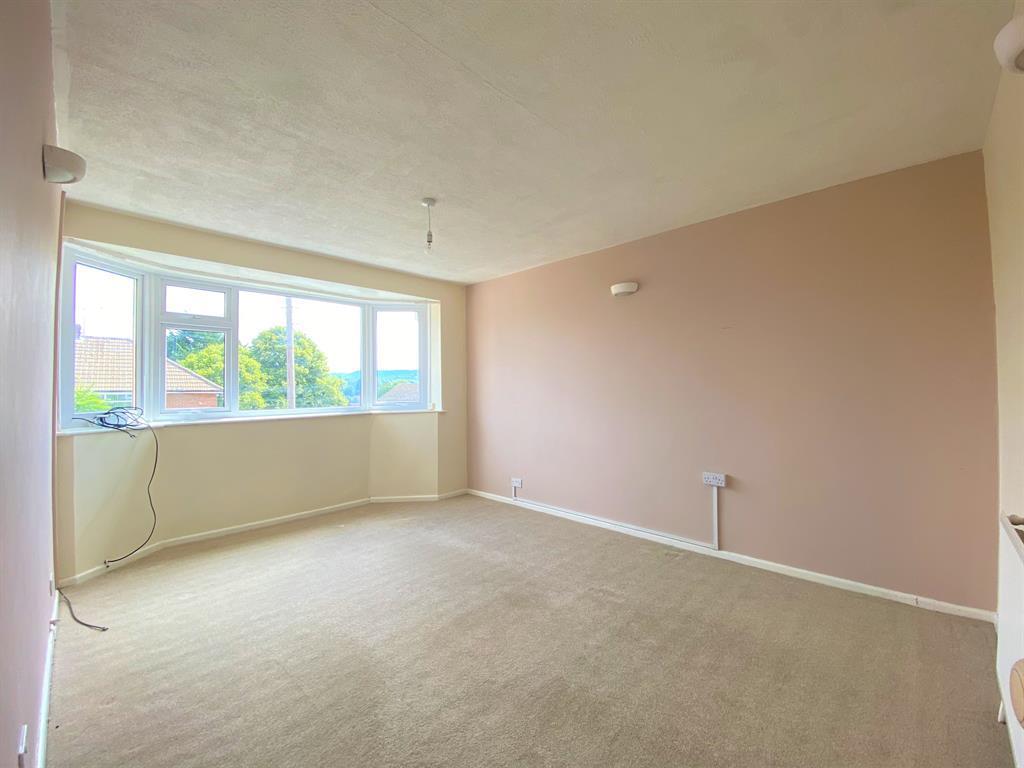 Winterbotham Road, Tilsdown, Dursley, GL11 5QX 3 bed semidetached