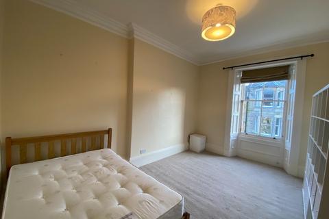 3 bedroom flat to rent, Leslie Place, Comely Bank, Edinburgh, EH4